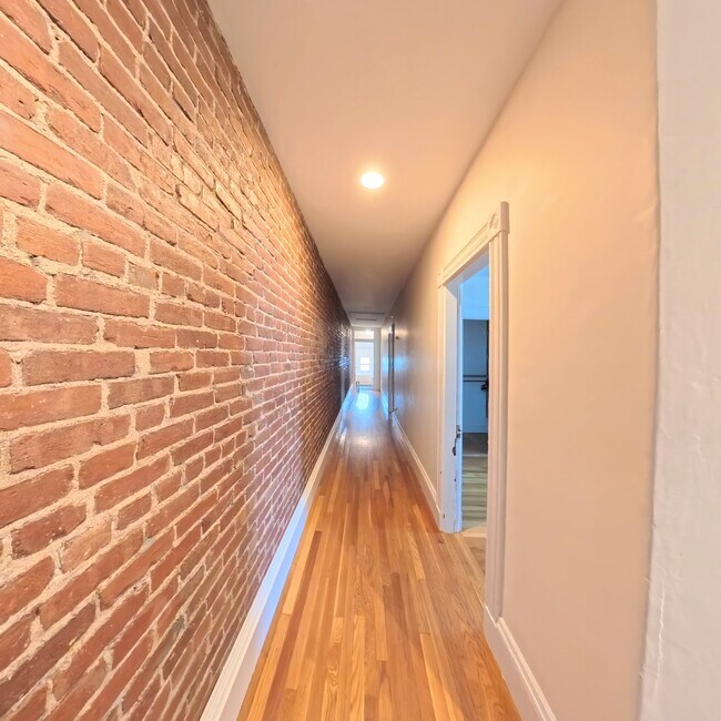 Building Photo - 185 Davis Ave