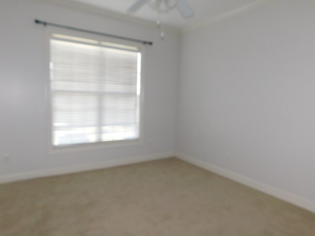 Building Photo - Spacious Four Bedroom!!!