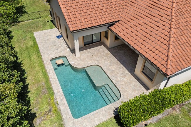 Building Photo - POOL HOME