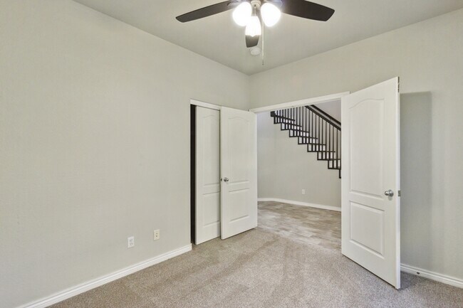 Building Photo - 5552 W 29th St