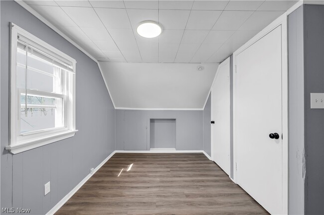 Building Photo - 4684 W 158th St