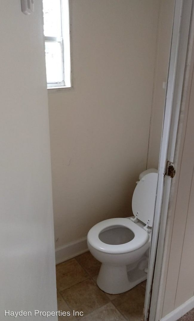 Building Photo - 3 br, 1.5 bath House - 209 F McQueen St