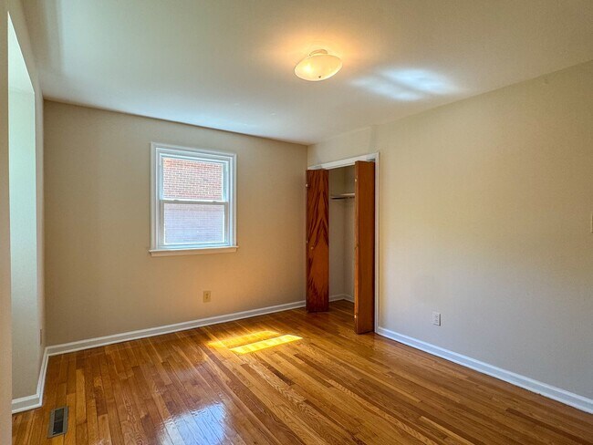 Building Photo - 311 S 12th Ave
