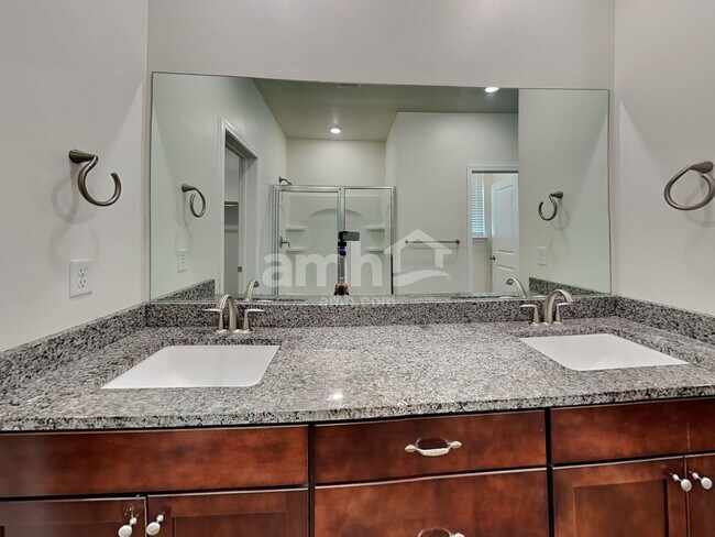 Building Photo - 2997 E S Village Dr