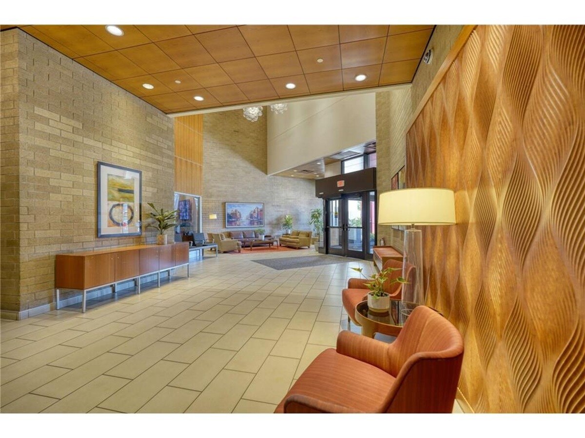 Building Photo - 121 Washington Ave S