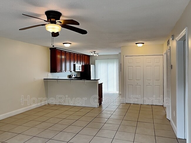 Building Photo - 3651 N Goldenrod Rd