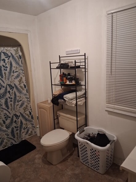 Building Photo - 228 Stoney Mountain Rd