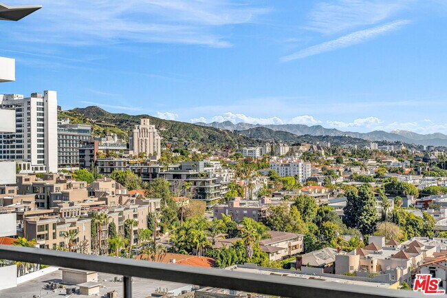 Building Photo - 1155 N La Cienega Blvd