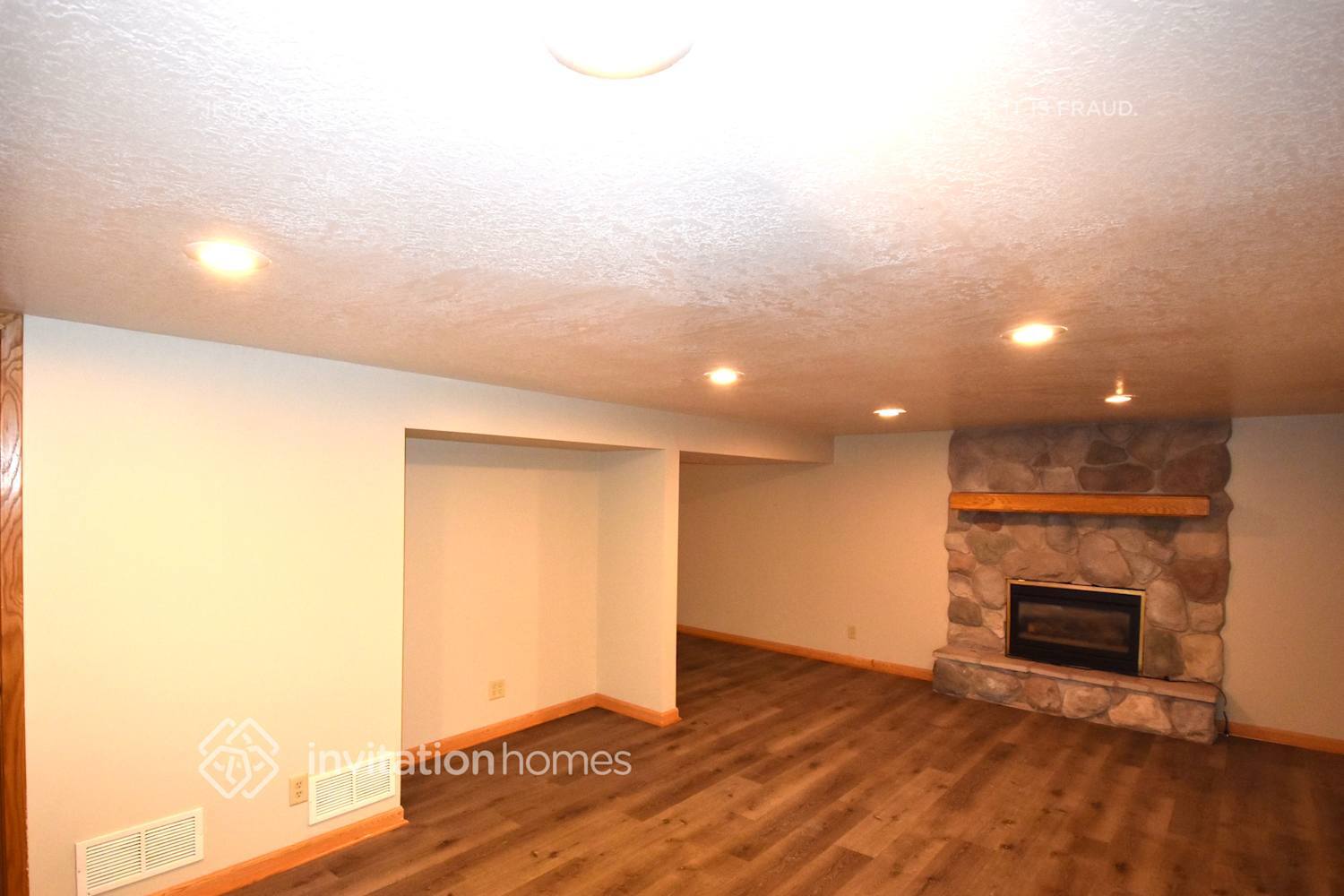 Building Photo - 8285 Hyde Ct S
