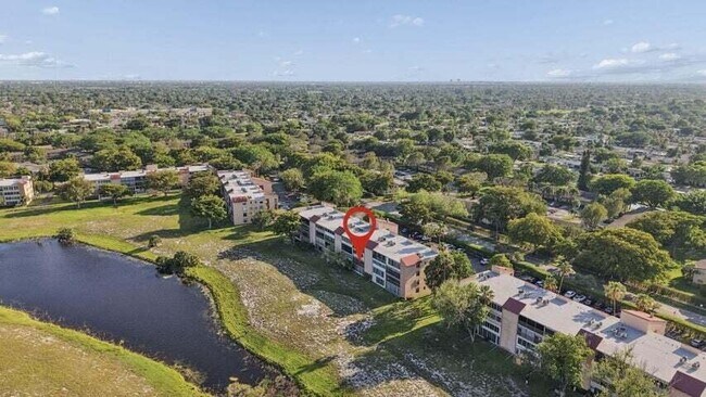Building Photo - 370 NW 76th Ave