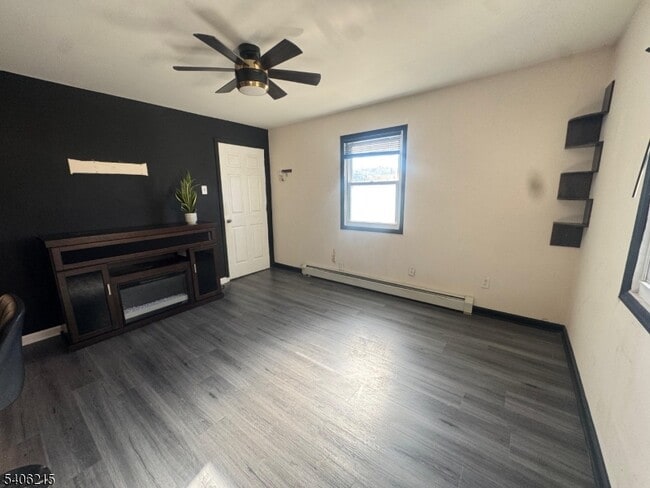 Building Photo - 2505 Girard Pl