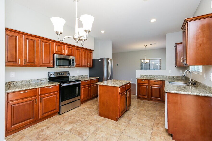 Building Photo - 30092 N Desert Willow Blvd