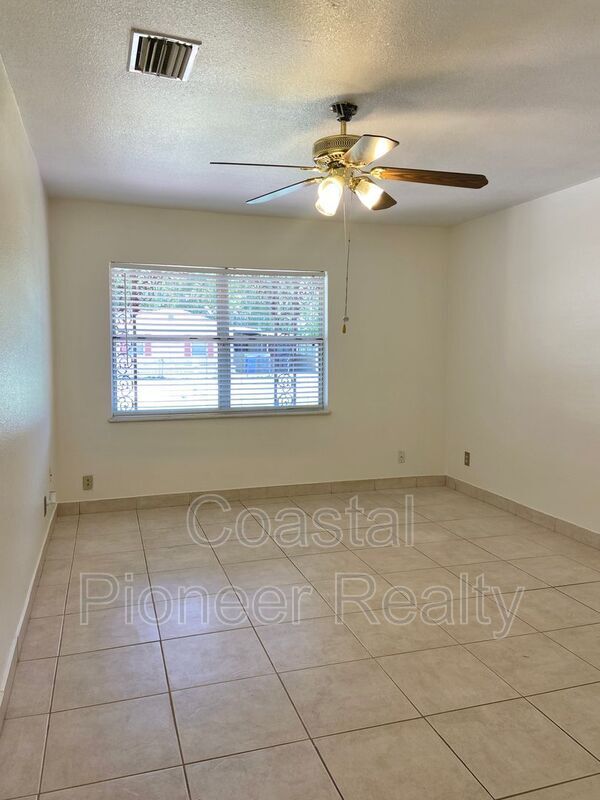 Building Photo - 7306 Kingsbury Cir