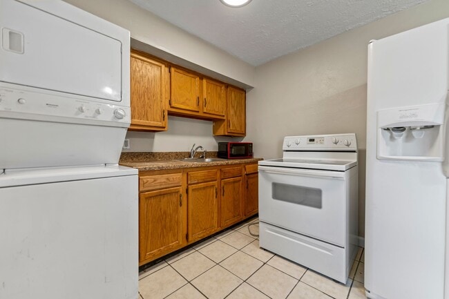 Building Photo - Charming Townhome on S. 16th Street!