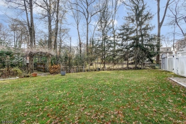 Building Photo - 221 Hillside Ave