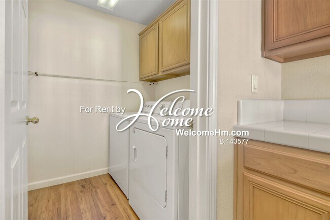 Building Photo - 6120 Ingleston Dr