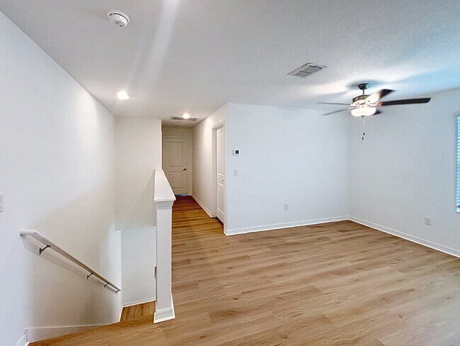 Building Photo - 822 Tennyson Mill Cir