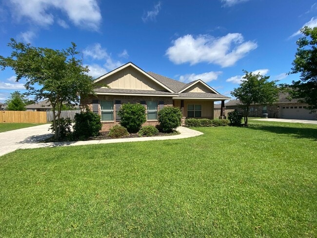 Building Photo - 3 Bedroom/2.5 Bathroom Home in Daphne