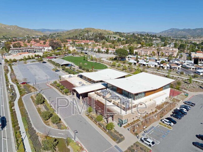 Building Photo - 18182 W Sundowner Way