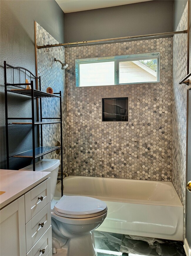 Building Photo - 15434 Bay Tree Landing