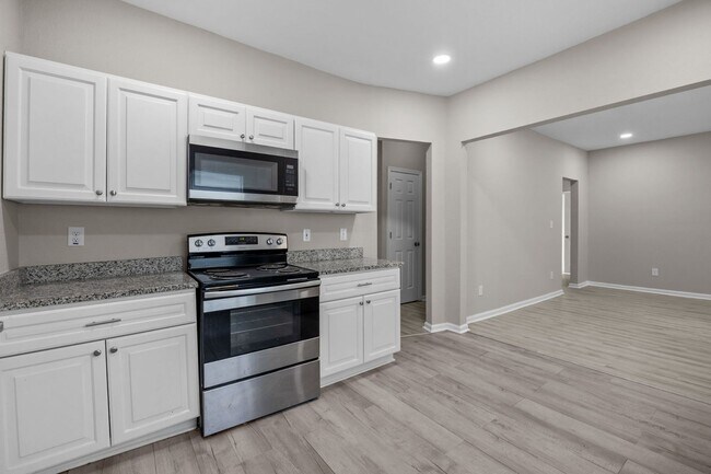 Building Photo - 126 Linden Ave