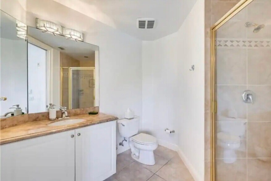 3rd bedroom bath - 705 10th St S