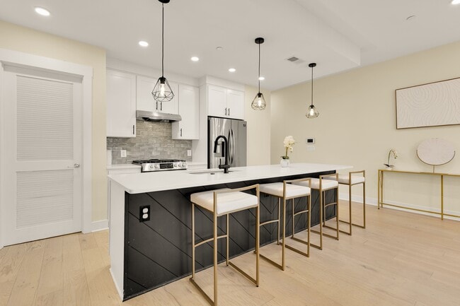 Building Photo - 822 Kennedy St NW