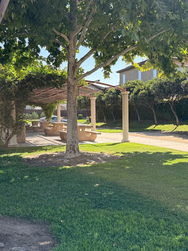 Building Photo - Discover your next home at Park5, a welcom...