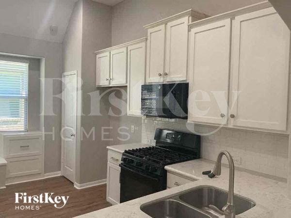 Building Photo - 4810 Bay Vista Dr