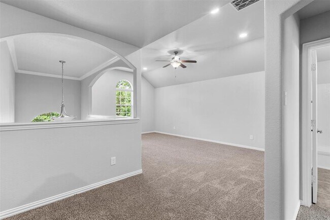 Building Photo - 38 Black Swan Ct