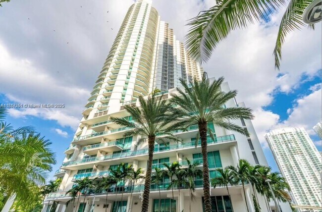 Building Photo - 350 S Miami Ave