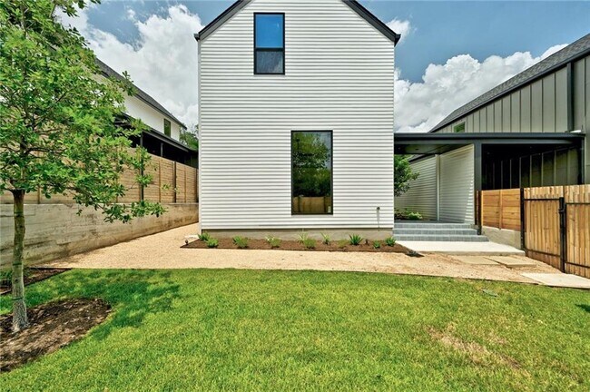Building Photo - 3302 Denver Ave