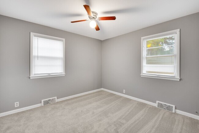 Building Photo - 3609 Maple Ave