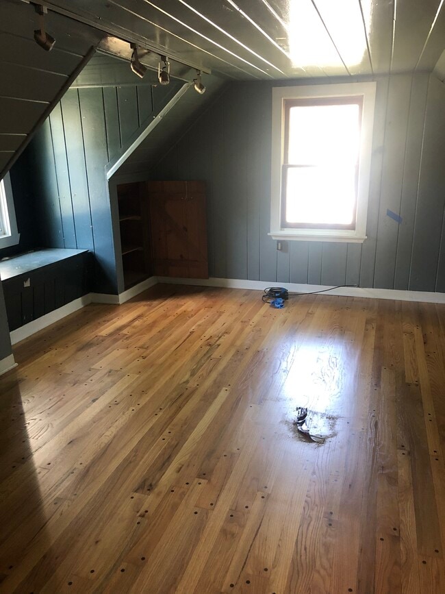 Building Photo - 317 N La Londe Ave
