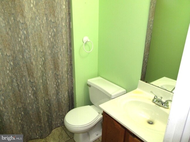 Building Photo - 227 E Green Valley Cir