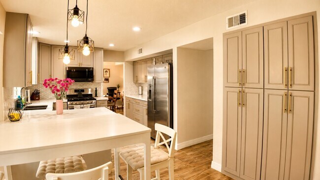 Building Photo - 20434 Blue Juniper Dr