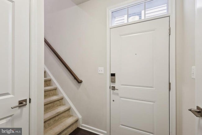 Building Photo - 23235 Milltown Knoll Square