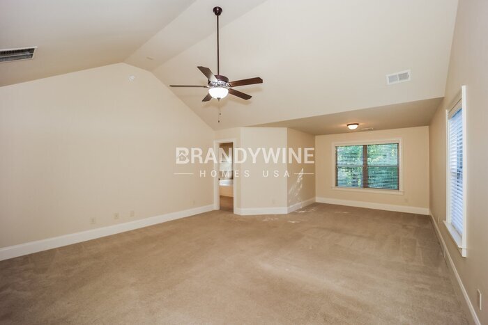 Building Photo - 106 Village Pl