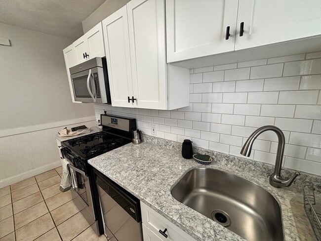 Building Photo - 24 Teele Ave