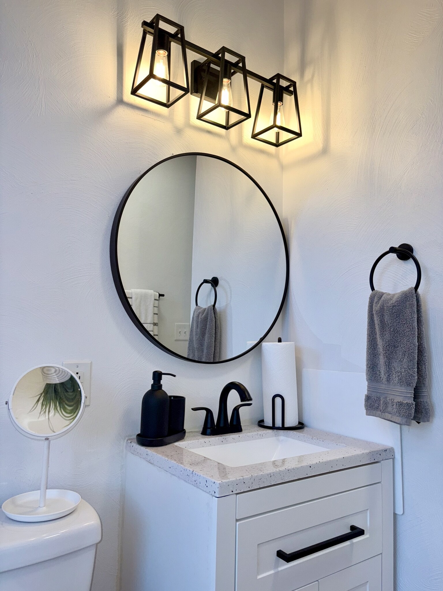 Bathroom - 2202 Sarah St