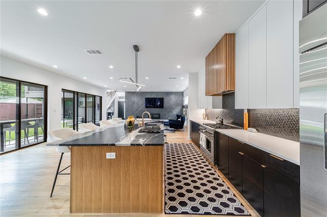 Building Photo - 9753 Mixon Dr