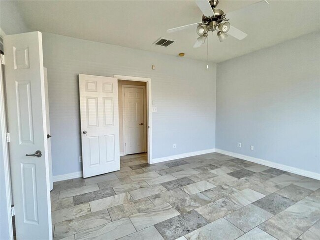 Building Photo - 13834 Clear Trail Ln
