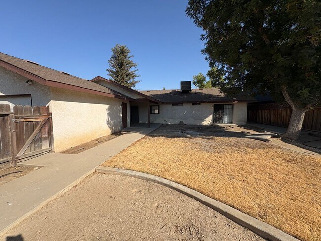 Building Photo - 636 Ramblewood Ct