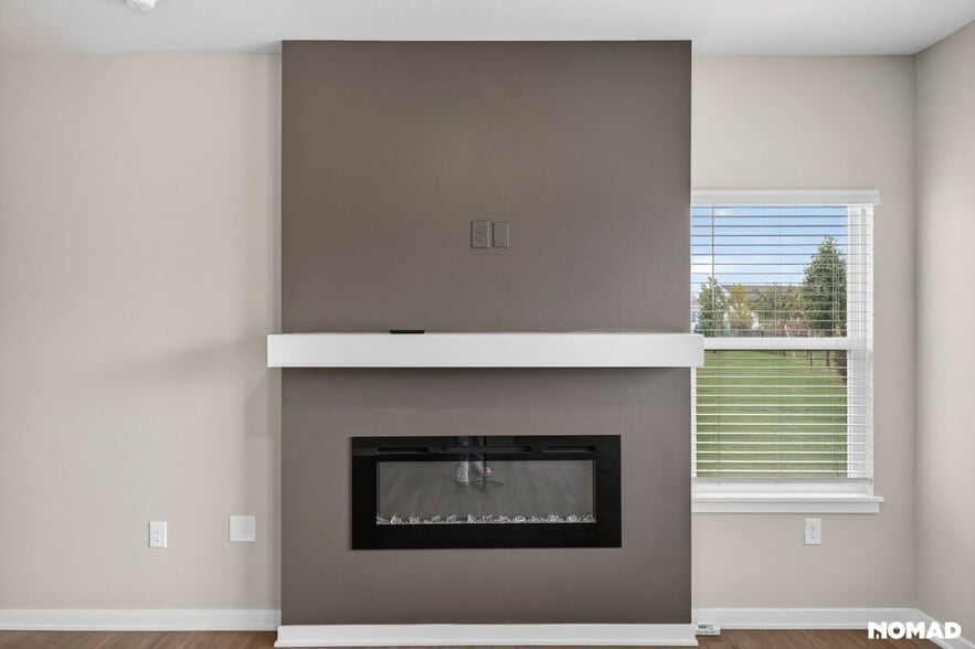 Building Photo - 912 Maywood Ln