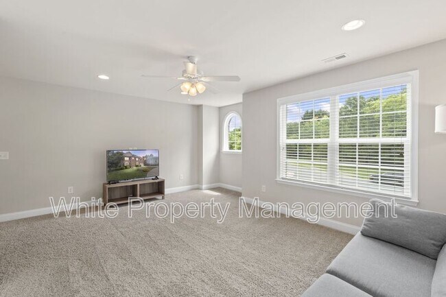 Building Photo - 1830 Alden Oaks Dr