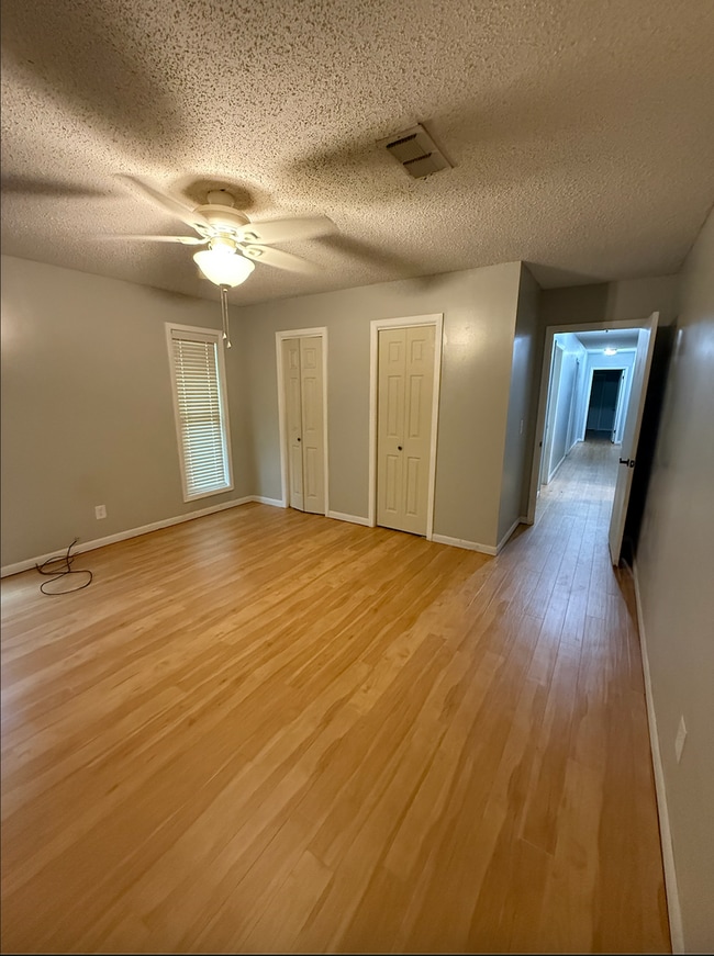 Building Photo - Charming 3-Bedroom Home with Bonus Room & ...