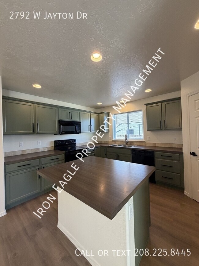 Building Photo - 2792 W Jayton Dr