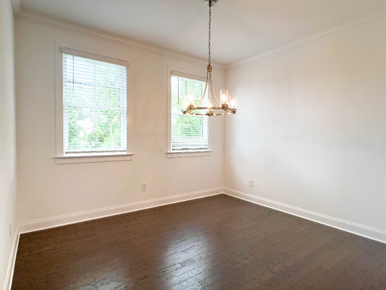 Building Photo - 6605 Beacon Dr