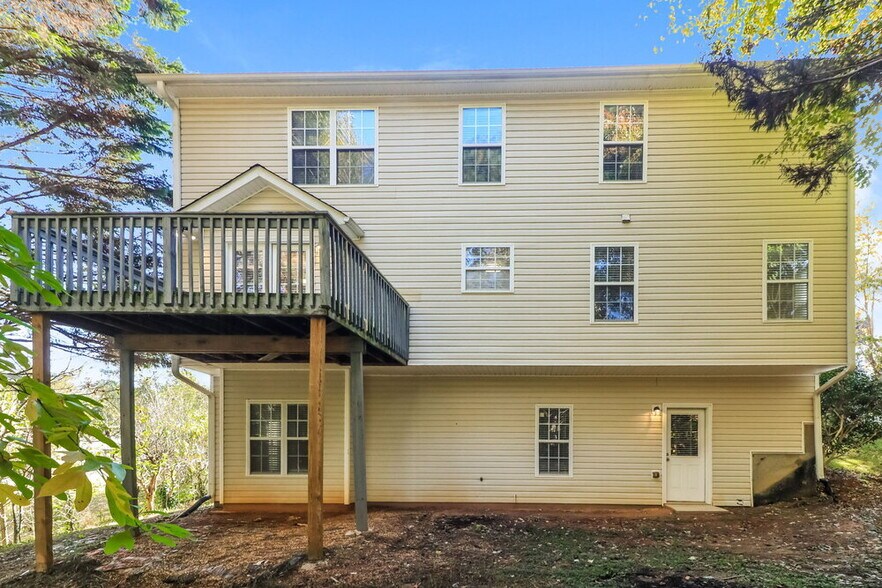 Building Photo - 252 Hillcrest Ridge