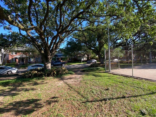 Building Photo - 1706 Cherryhurst St